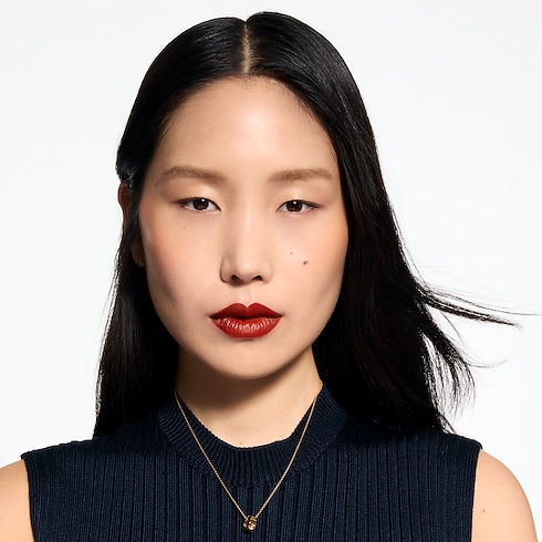 LV Rouge - รีฟิลลิปสติกเนื้อซาติน in น้ำหอมและความงาม's ลิปสติก } collections by Louis Vuitton (การย่อ/ขยายผลิตภัณฑ์)