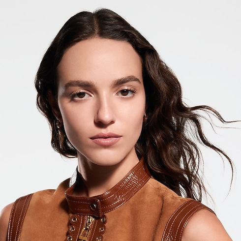 LV Rouge - รีฟิลลิปสติกเนื้อซาติน in น้ำหอมและความงาม's ลิปสติก } collections by Louis Vuitton (การย่อ/ขยายผลิตภัณฑ์)