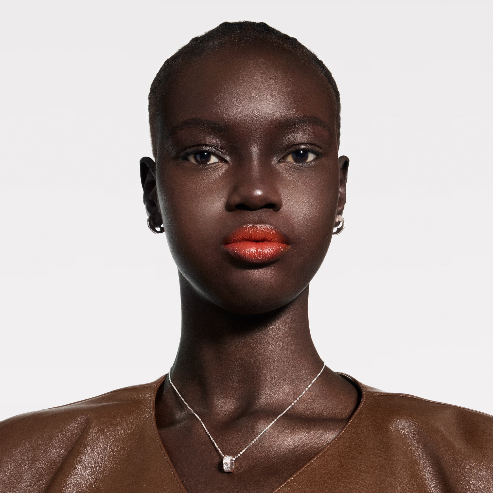 LV Rouge - รีฟิลลิปสติกเนื้อซาติน   in น้ำหอมและความงาม