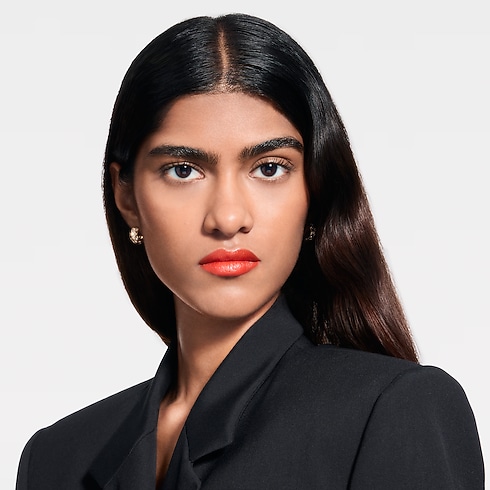 LV Rouge - รีฟิลลิปสติกเนื้อซาติน in น้ำหอมและความงาม's ลิปสติก } collections by Louis Vuitton (การย่อ/ขยายผลิตภัณฑ์)