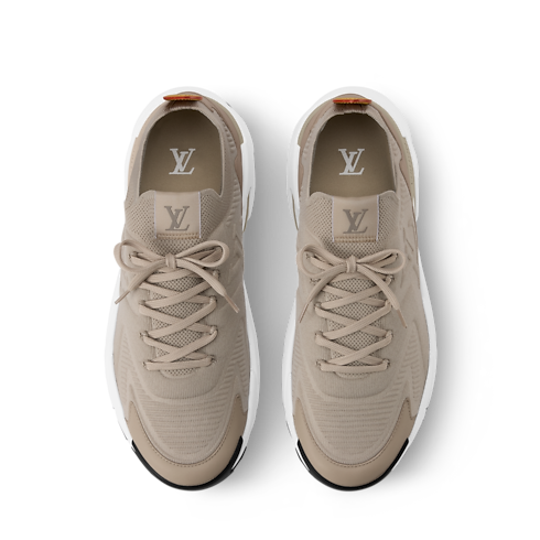 รองเท้าผ้าใบรุ่น LV Runner Tatic in ผู้ชาย's รองเท้า รองเท้าโลฟเฟอร์ และ มอคคาซินสำหรับผู้ชาย collections by Louis Vuitton (การย่อ/ขยายผลิตภัณฑ์)