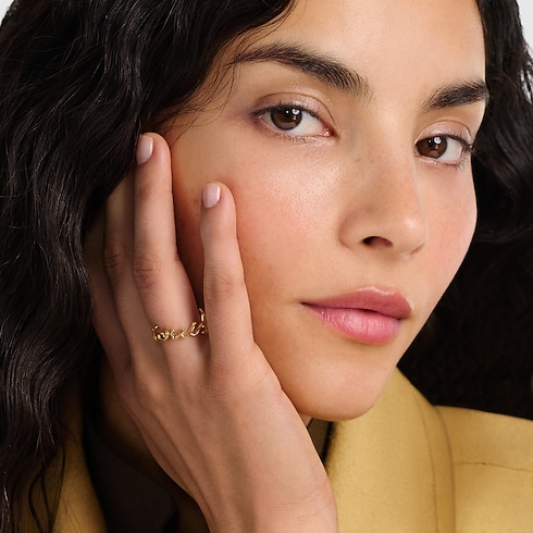 แหวน LV Script . in ผู้หญิง's แฟชั่นจิวเวลรี่ แหวนสำหรับผู้หญิง collections by Louis Vuitton (การย่อ/ขยายผลิตภัณฑ์)