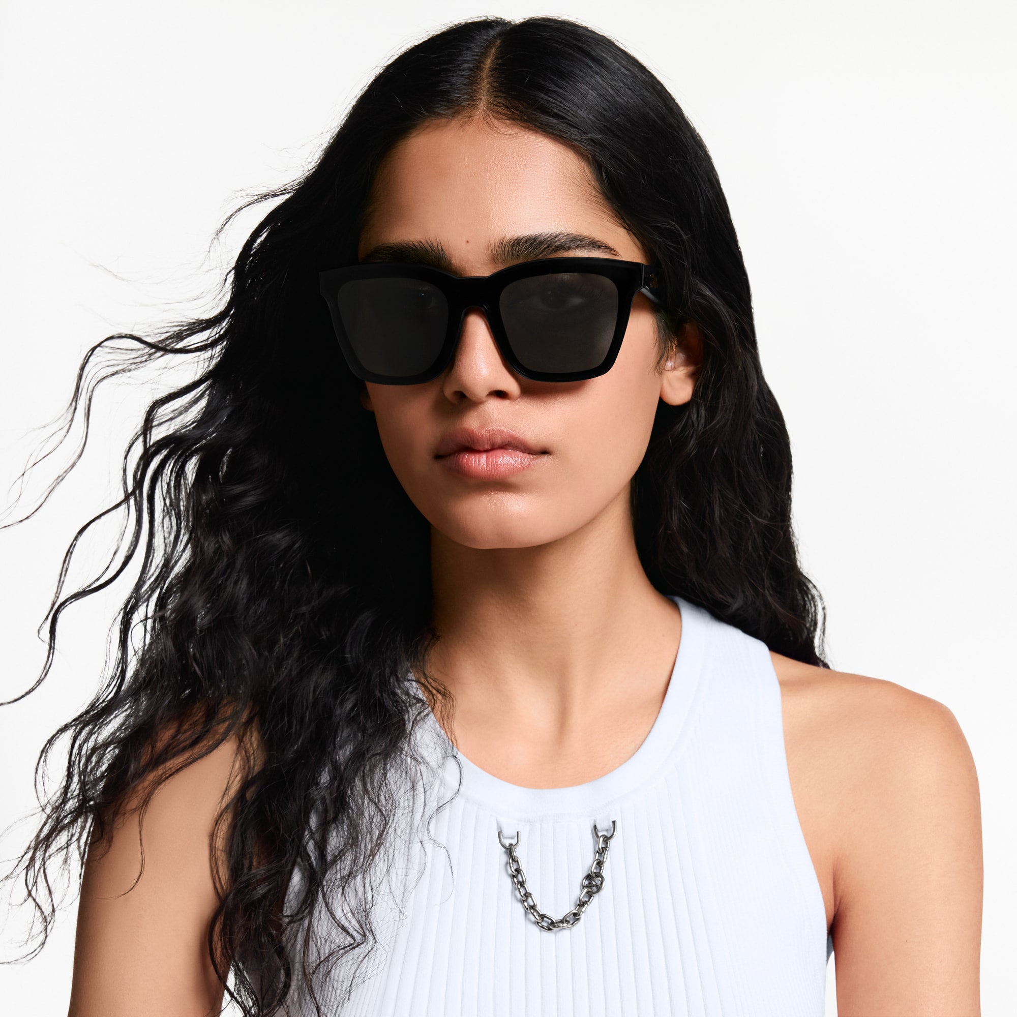 แว่นตากันแดดทรงสี่เหลี่ยมรุ่น LV Script . in ผู้หญิง