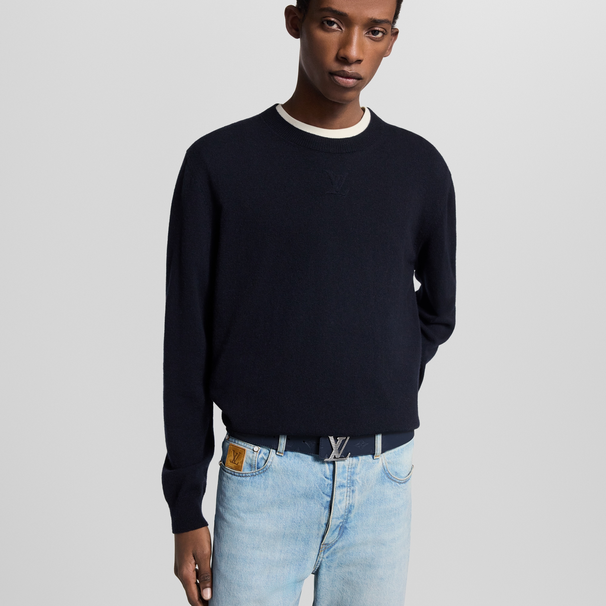 เข็มขัดรุ่น LV Shadow ขนาด 40 มม. ใส่ได้ทั้งสองด้าน  in ผู้ชาย