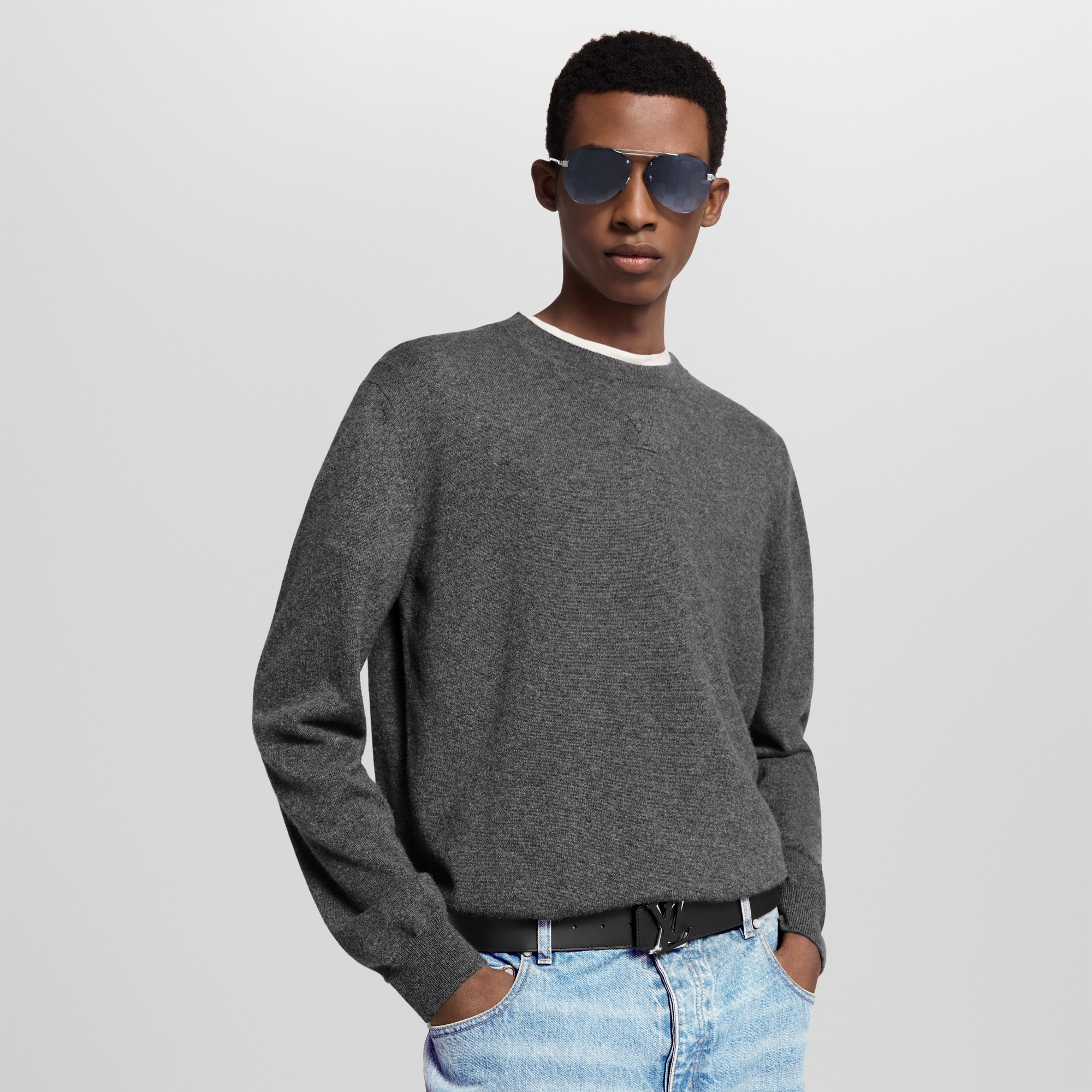 เข็มขัดรุ่น LV Shake ขนาด 40 มม. ใส่ได้ทั้งสองด้าน Monogram Eclipse in ผู้ชาย