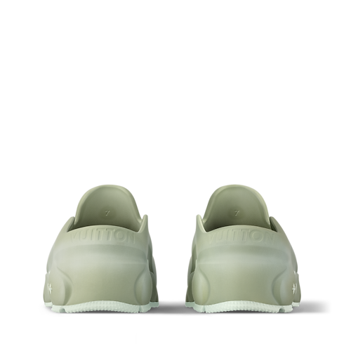 รองเท้าคล็อกรุ่น LV Shark in ผู้ชาย's รองเท้า รองเท้าแตะสำหรับผู้ชาย collections by Louis Vuitton (การย่อ/ขยายผลิตภัณฑ์)