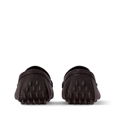 รองเท้ามอคคาซินรุ่น LV Silverstone in ผู้ชาย's รองเท้า รองเท้าโลฟเฟอร์ และ มอคคาซินสำหรับผู้ชาย collections by Louis Vuitton (การย่อ/ขยายผลิตภัณฑ์)