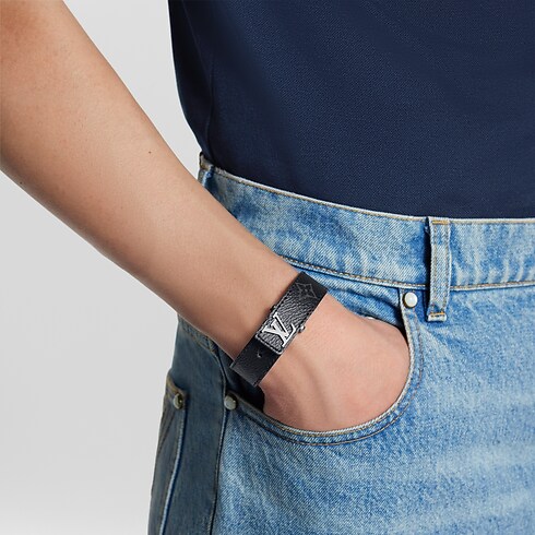 กำไลข้อมือ LV Slim cropped view