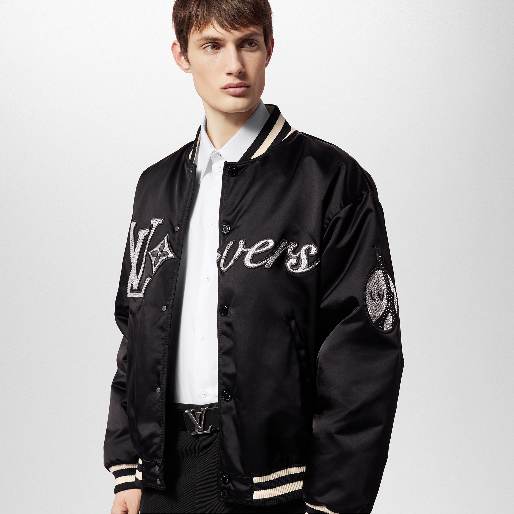 เข็มขัดรุ่น LV Stitch ขนาด 40 มม. ใส่ได้ทั้งสองด้าน Monogram Eclipse in ผู้ชาย