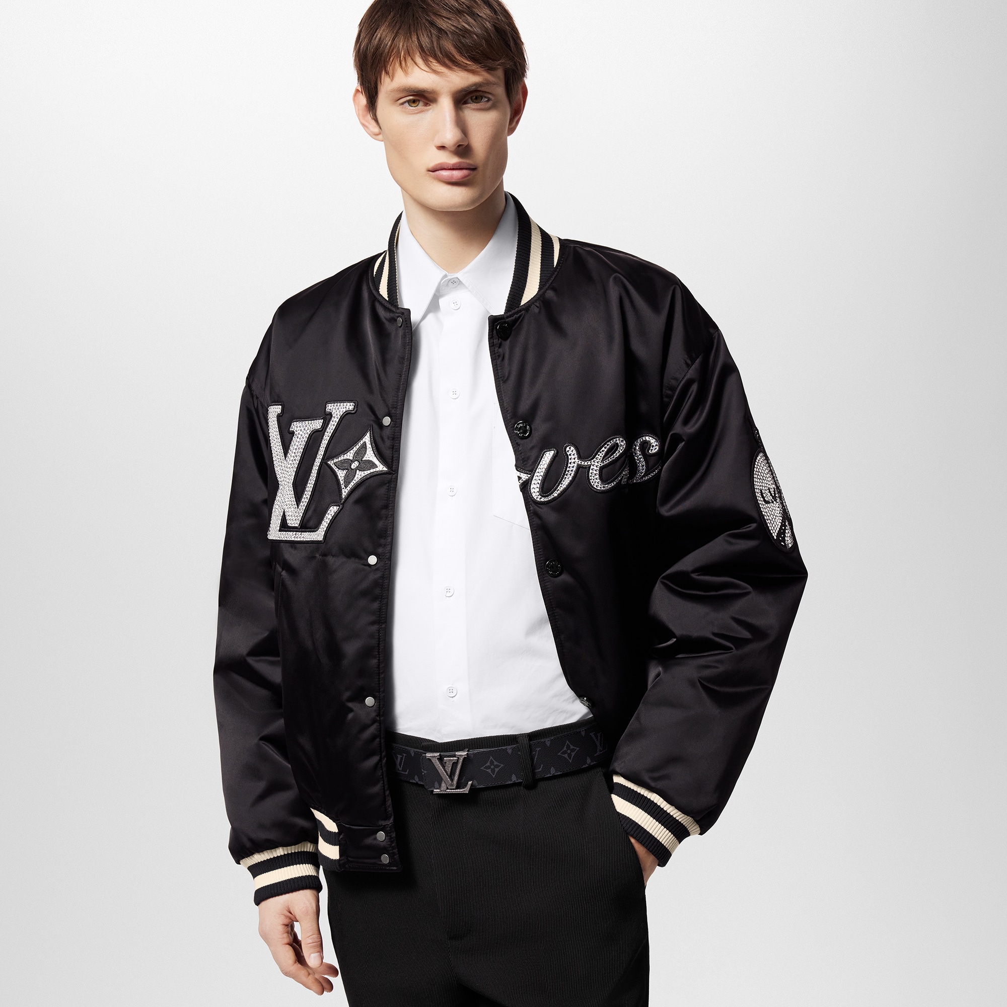 เข็มขัดรุ่น LV Stitch ขนาด 40 มม. ใส่ได้ทั้งสองด้าน Monogram Eclipse in ผู้ชาย