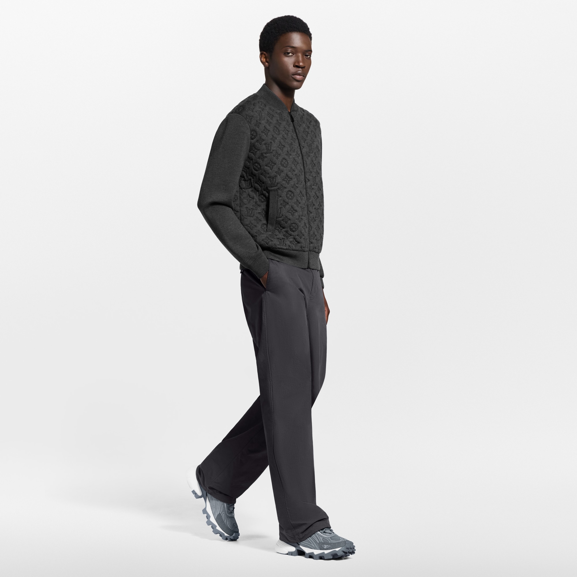 รองเท้าผ้าใบรุ่น LV Summit  in ผู้ชาย