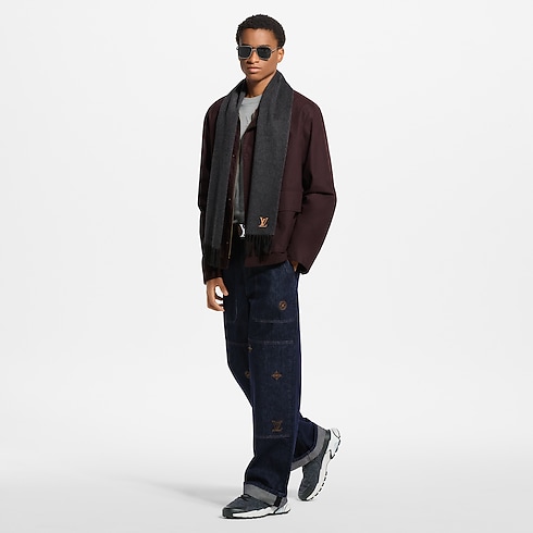 รองเท้าผ้าใบรุ่น LV Tatic Knit in ผู้ชาย's รองเท้า รองเท้าผ้าใบสำหรับผู้ชาย collections by Louis Vuitton (การย่อ/ขยายผลิตภัณฑ์)