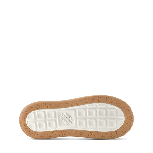 รองเท้าผ้าใบรุ่น LV Tilted in ผู้ชาย's รองเท้า รองเท้าผ้าใบสำหรับผู้ชาย collections by Louis Vuitton (การย่อ/ขยายผลิตภัณฑ์)