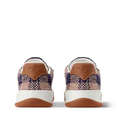 รองเท้าผ้าใบรุ่น LV Tilted in ผู้ชาย's รองเท้า รองเท้าผ้าใบสำหรับผู้ชาย collections by Louis Vuitton (การย่อ/ขยายผลิตภัณฑ์)