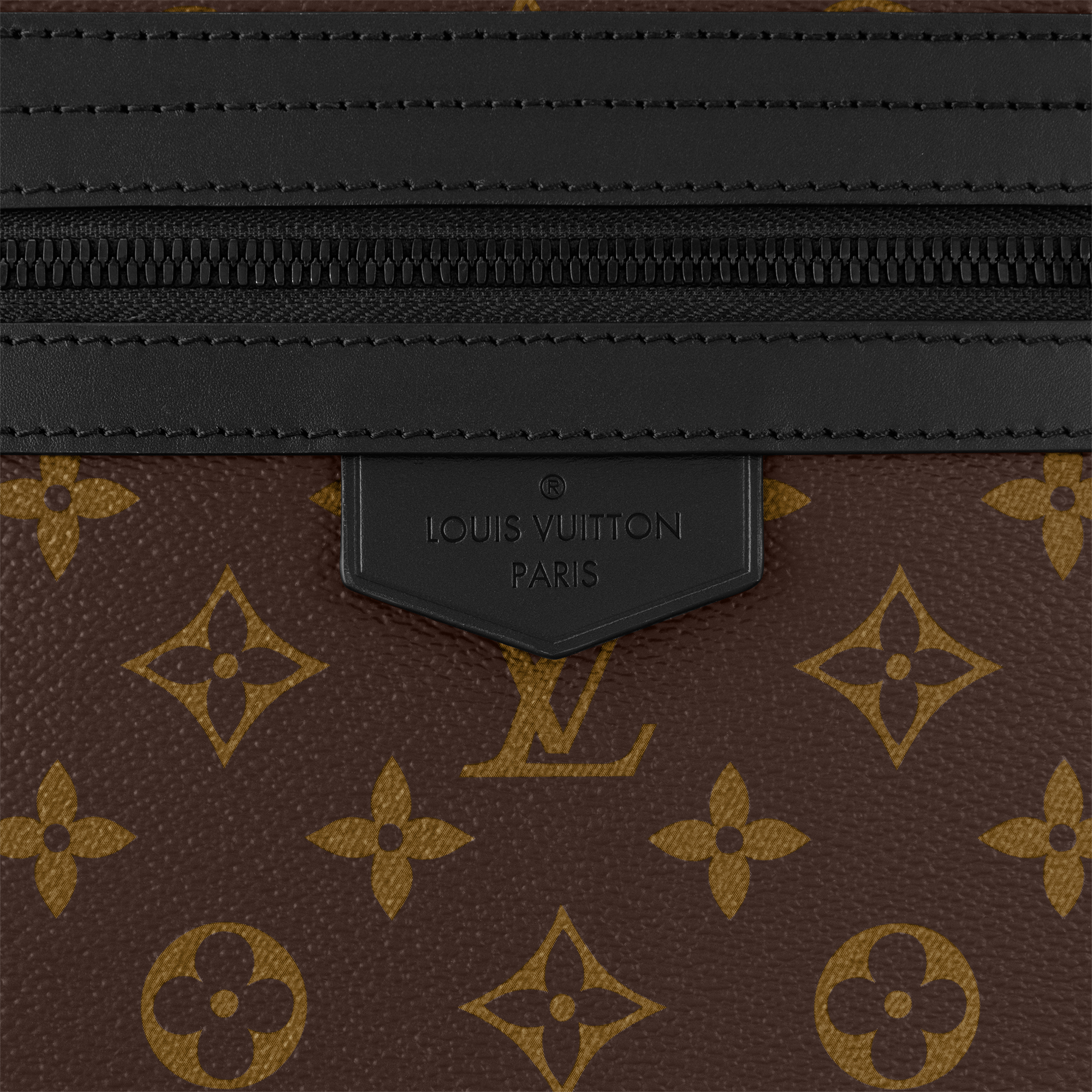กระเป๋าแมสเซนเจอร์รุ่น LV Trail Monogram Macassar แคนวาส in ผู้ชาย