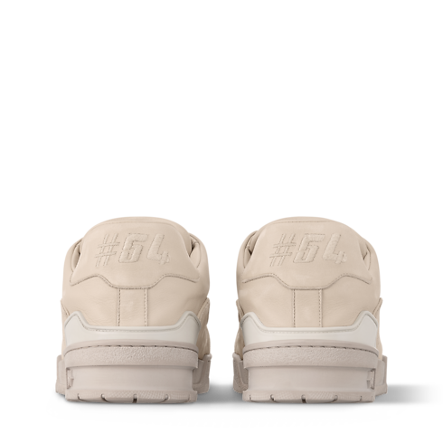 รองเท้าผ้าใบรุ่น LV Trainer Distressed in ผู้ชาย's รองเท้า รองเท้าผ้าใบสำหรับผู้ชาย collections by Louis Vuitton (การย่อ/ขยายผลิตภัณฑ์)