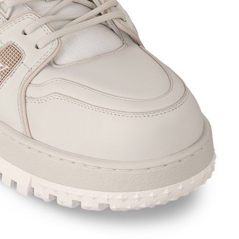 รองเท้าผ้าใบรุ่น LV Trainer Maxi in ผู้ชาย's รองเท้า รองเท้าสำหรับผู้ชาย collections by Louis Vuitton (การย่อ/ขยายผลิตภัณฑ์)