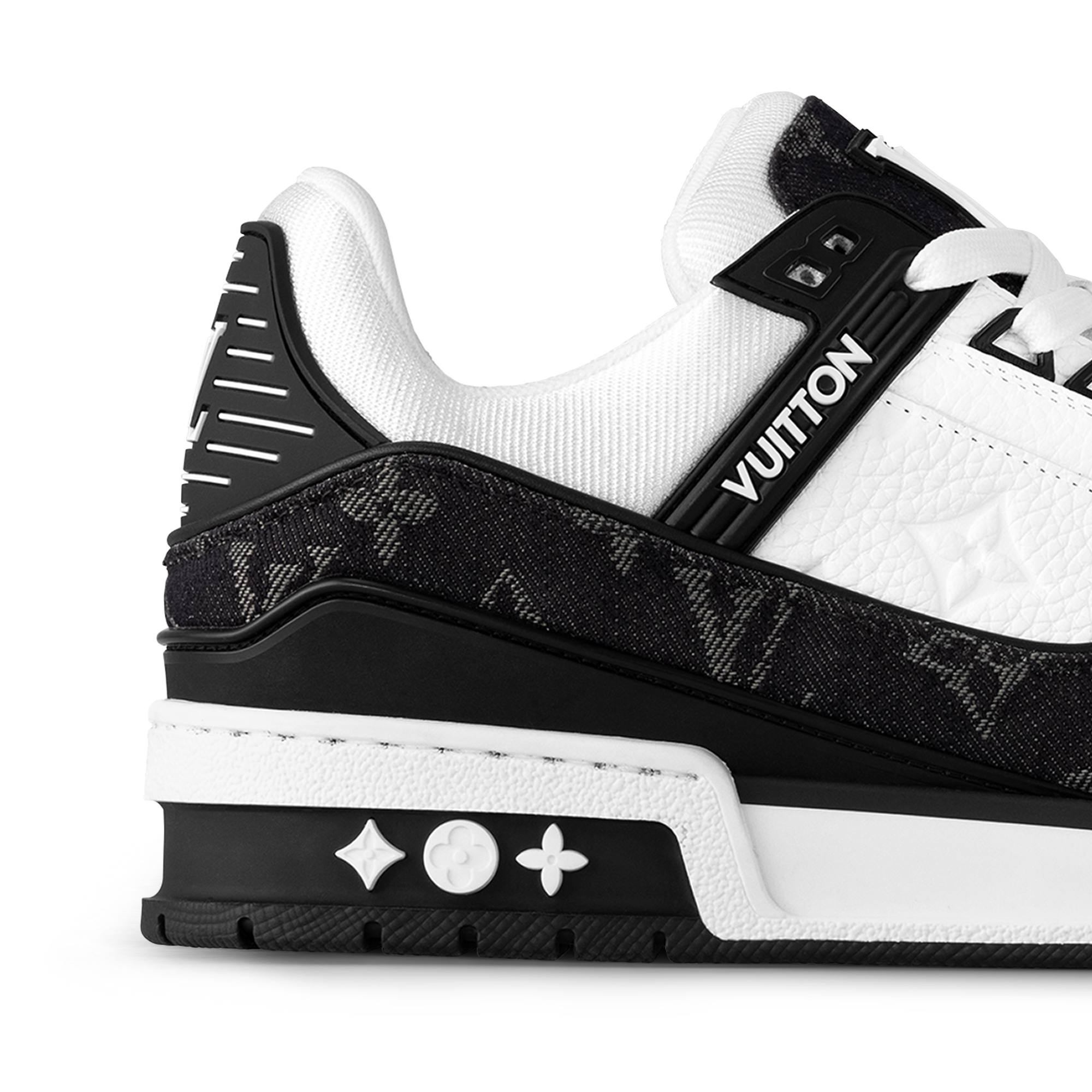 รองเท้าผ้าใบรุ่น LV Trainer  in Women