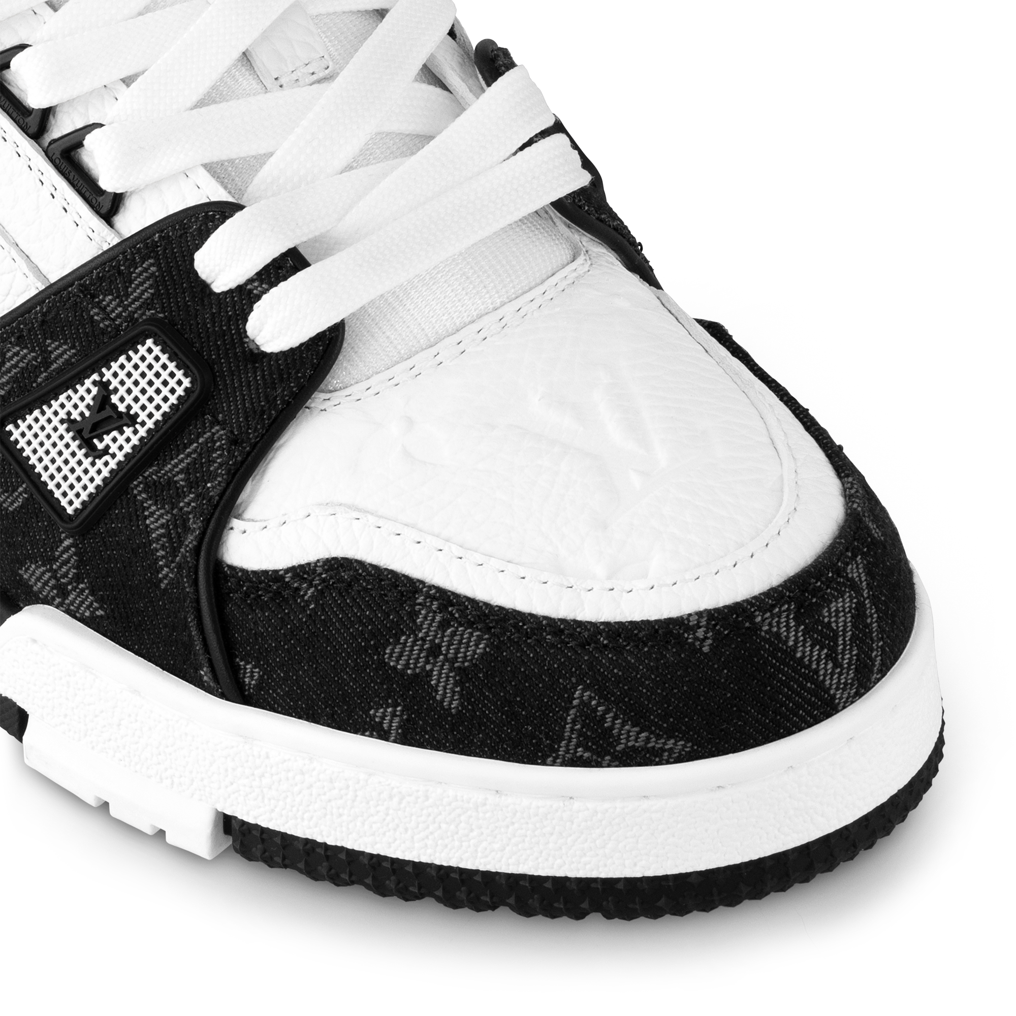 รองเท้าผ้าใบรุ่น LV Trainer  in Women