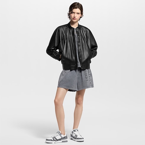 รองเท้าผ้าใบรุ่น LV Trainer in ผู้หญิง's รองเท้า รองเท้าผ้าใบสำหรับผู้หญิง collections by Louis Vuitton (การย่อ/ขยายผลิตภัณฑ์)