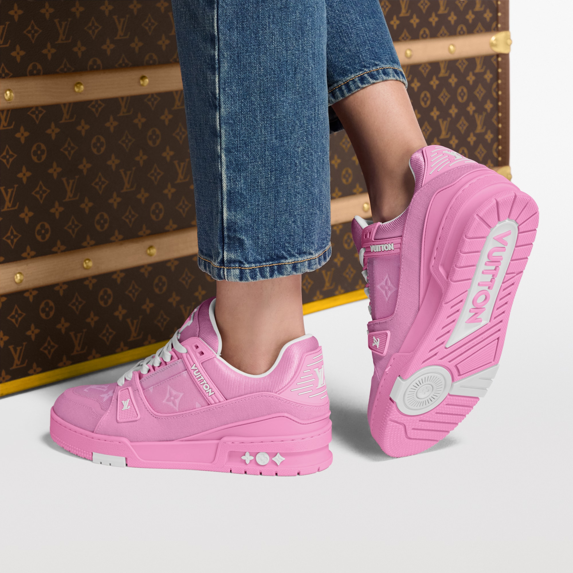 รองเท้าผ้าใบรุ่น LV Trainer  in ผู้หญิง