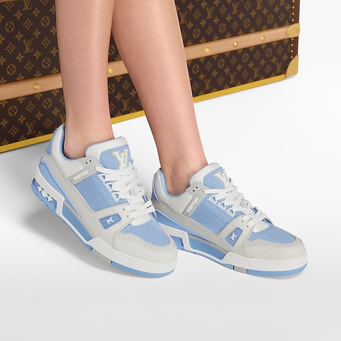 รองเท้าผ้าใบรุ่น LV Trainer in ผู้หญิง's รองเท้า รองเท้าผ้าใบสำหรับผู้หญิง collections by Louis Vuitton (การย่อ/ขยายผลิตภัณฑ์)