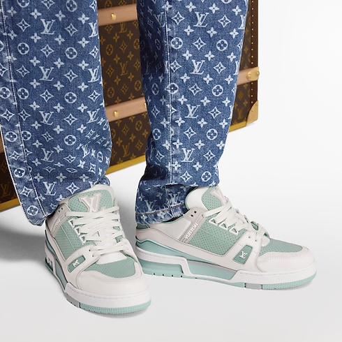 รองเท้าผ้าใบรุ่น LV Trainer in ผู้หญิง's รองเท้า รองเท้าผ้าใบสำหรับผู้หญิง collections by Louis Vuitton (การย่อ/ขยายผลิตภัณฑ์)