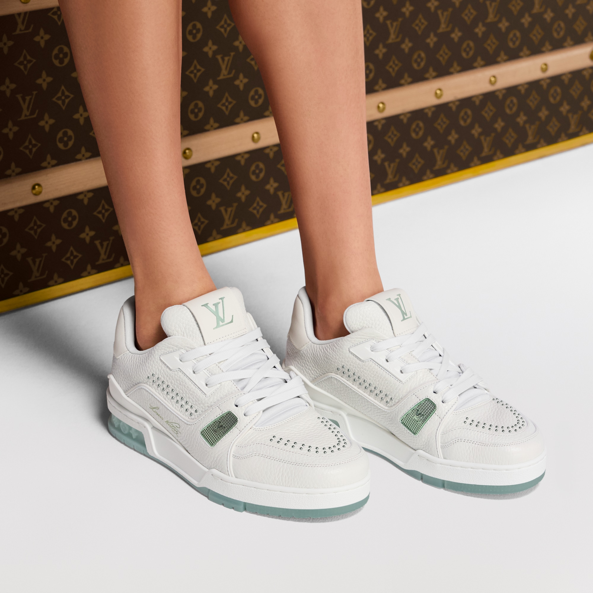 รองเท้าผ้าใบรุ่น LV Trainer  in ผู้หญิง