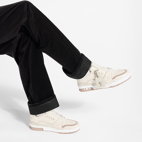 รองเท้าผ้าใบรุ่น LV Trainer in ผู้ชาย's รองเท้า รองเท้าผ้าใบสำหรับผู้ชาย collections by Louis Vuitton (การย่อ/ขยายผลิตภัณฑ์)