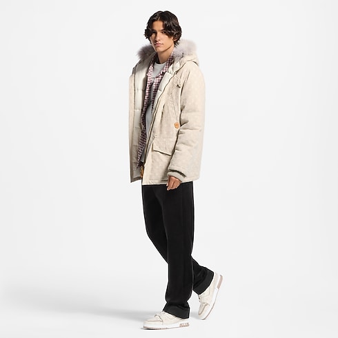 รองเท้าผ้าใบรุ่น LV Trainer in ผู้ชาย's รองเท้า รองเท้าผ้าใบสำหรับผู้ชาย collections by Louis Vuitton (การย่อ/ขยายผลิตภัณฑ์)