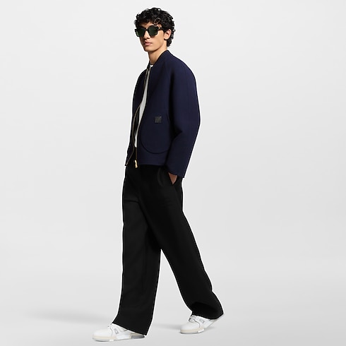 รองเท้าผ้าใบรุ่น LV Trainer in ผู้ชาย's รองเท้า รองเท้าผ้าใบสำหรับผู้ชาย collections by Louis Vuitton (การย่อ/ขยายผลิตภัณฑ์)