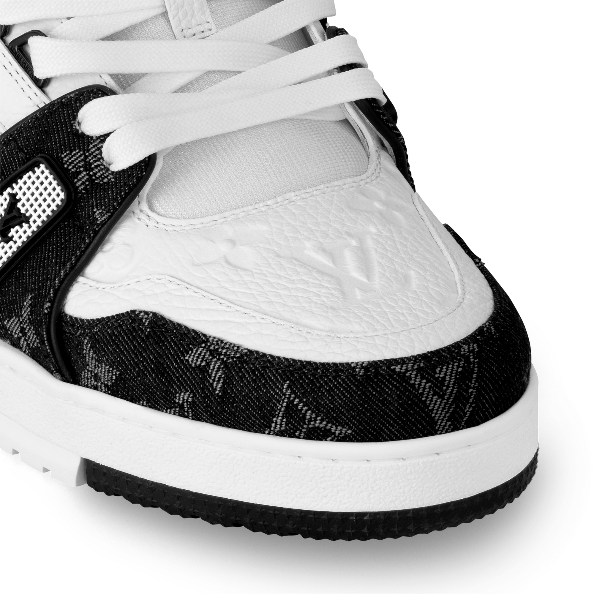 รองเท้าผ้าใบรุ่น LV Trainer  in ผู้ชาย