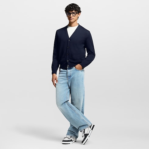 รองเท้าผ้าใบรุ่น LV Trainer in ผู้ชาย's รองเท้า รองเท้าผ้าใบสำหรับผู้ชาย collections by Louis Vuitton (การย่อ/ขยายผลิตภัณฑ์)