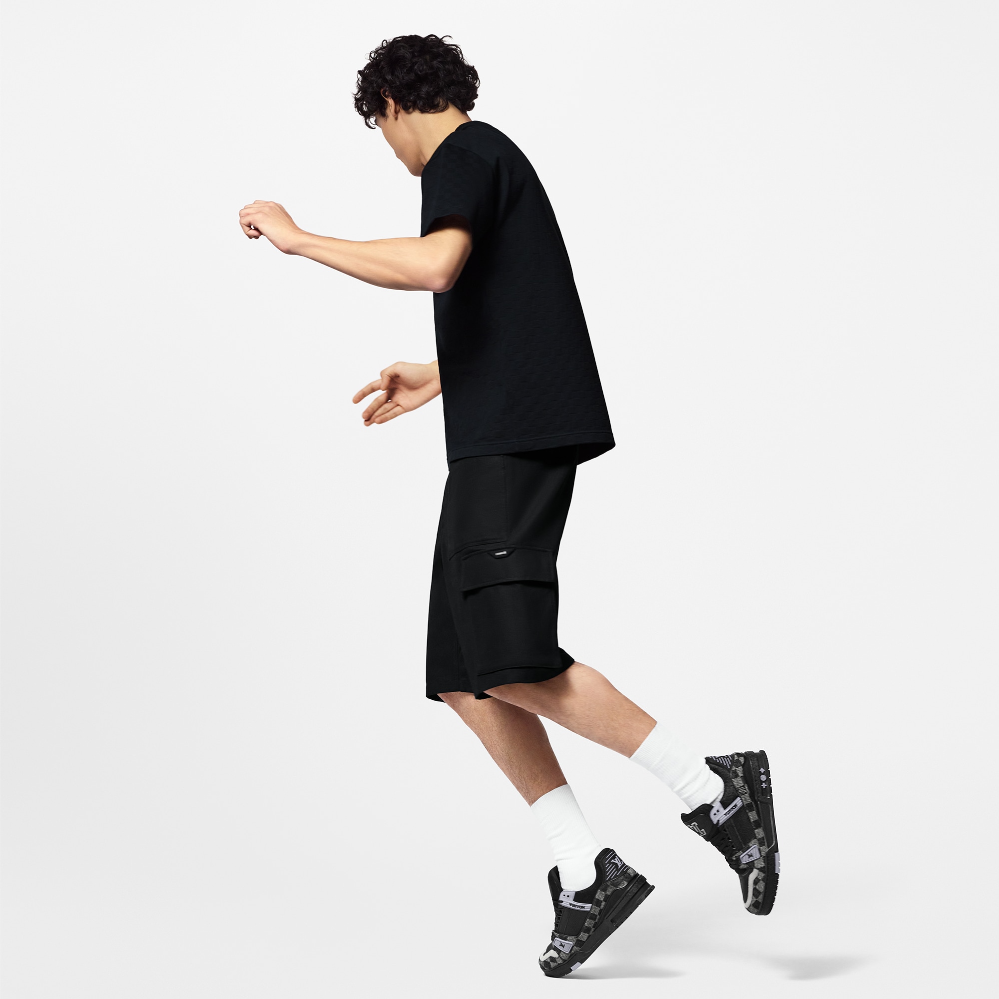 รองเท้าผ้าใบรุ่น LV Trainer  in ผู้ชาย