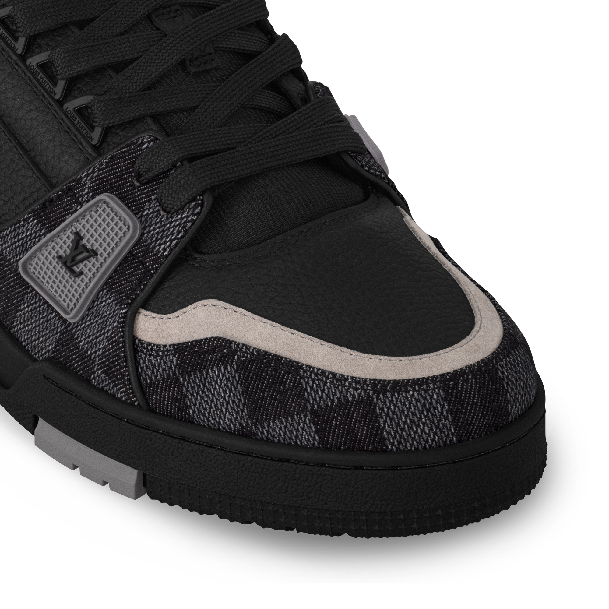 รองเท้าผ้าใบรุ่น LV Trainer  in ผู้ชาย