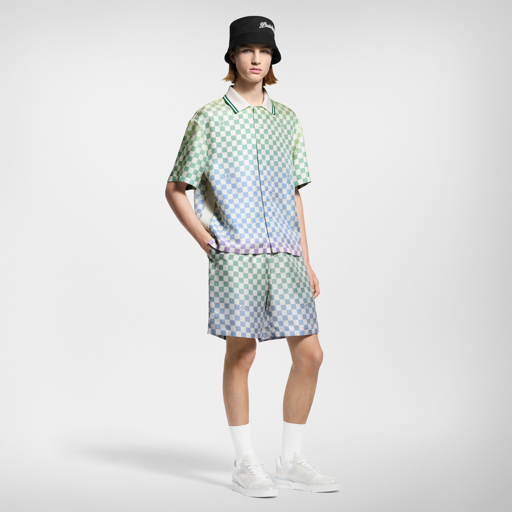 รองเท้าผ้าใบรุ่น LV Trainer  in ผู้ชาย