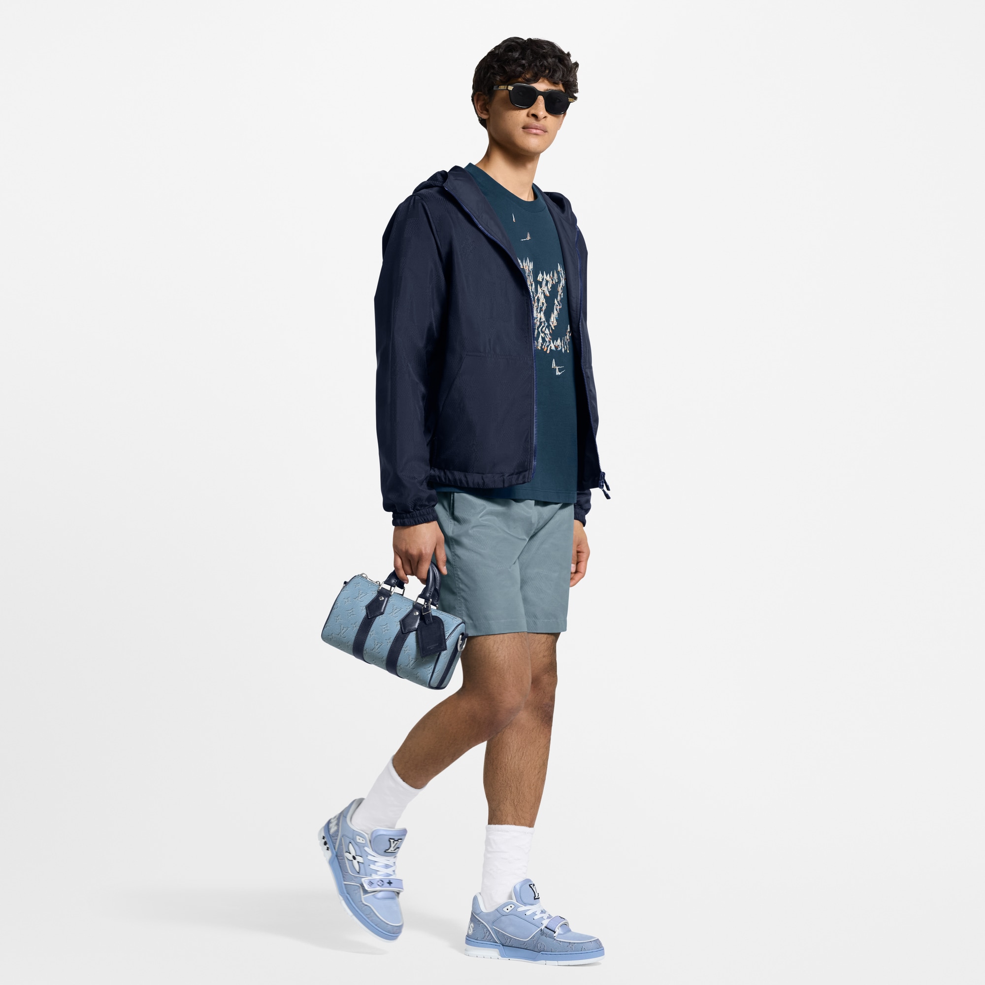 รองเท้าผ้าใบรุ่น LV Trainer  in ผู้ชาย