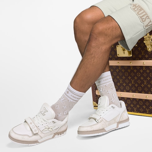 รองเท้าผ้าใบรุ่น LV Trainer in ผู้ชาย's รองเท้า รองเท้าผ้าใบสำหรับผู้ชาย collections by Louis Vuitton (การย่อ/ขยายผลิตภัณฑ์)