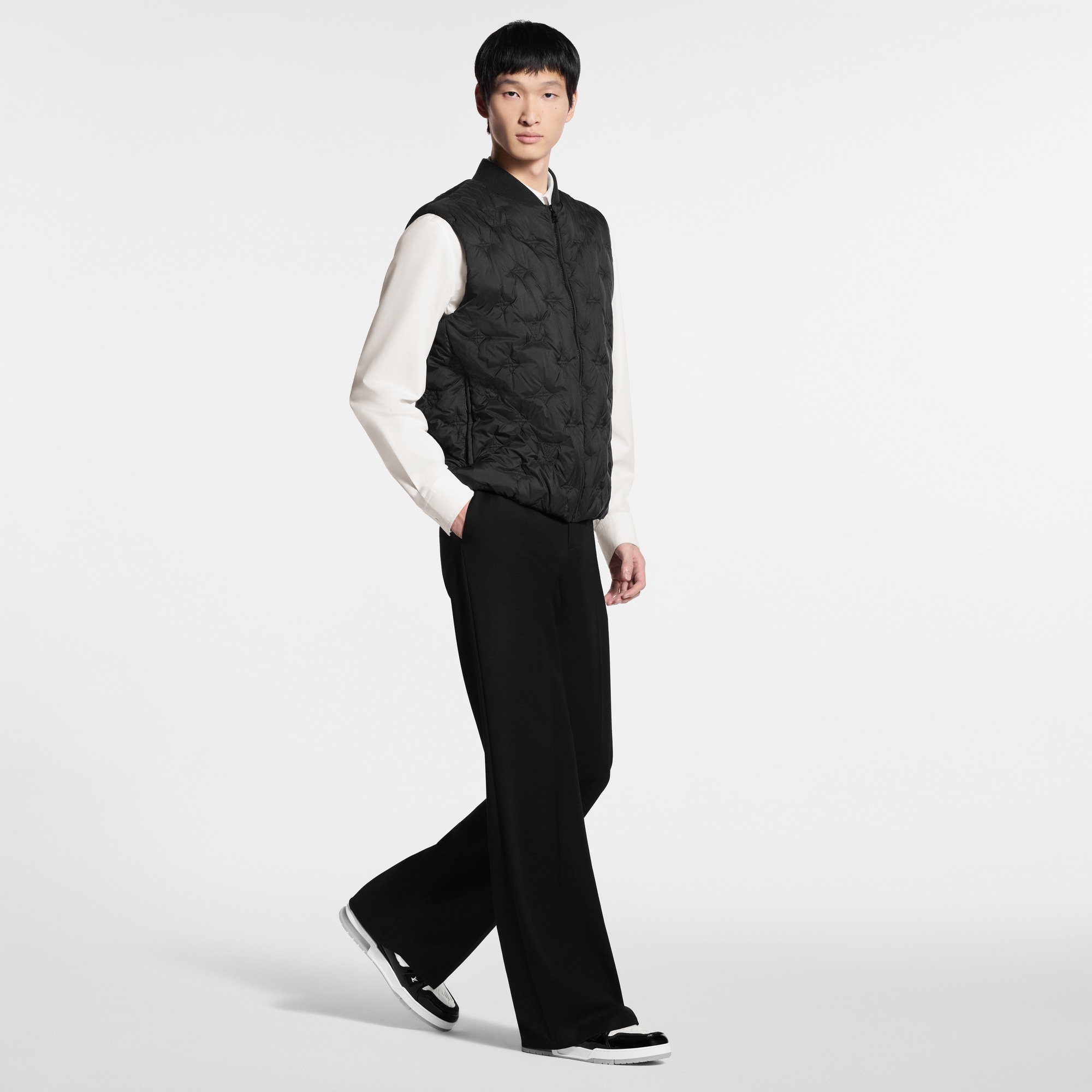 รองเท้าผ้าใบรุ่น LV Trainer  in ผู้ชาย