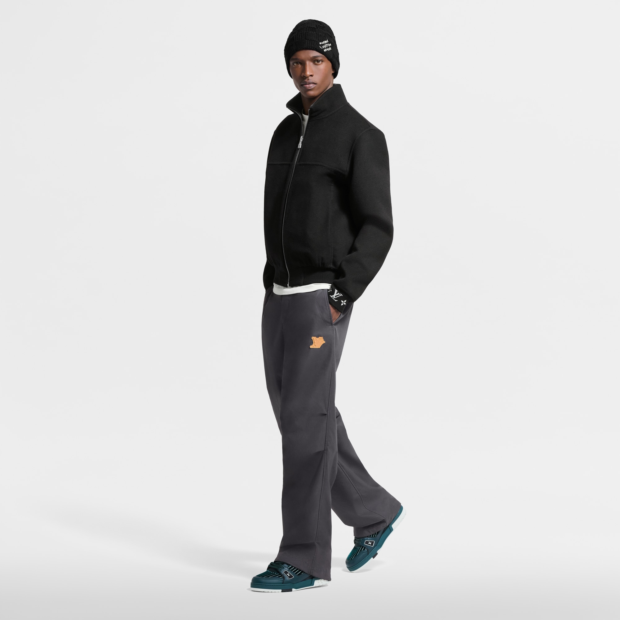 รองเท้าผ้าใบรุ่น LV Trainer  in ผู้ชาย