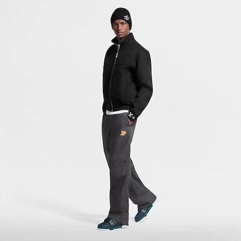 รองเท้าผ้าใบรุ่น LV Trainer in ผู้ชาย's รองเท้า รองเท้าผ้าใบสำหรับผู้ชาย collections by Louis Vuitton (การย่อ/ขยายผลิตภัณฑ์)