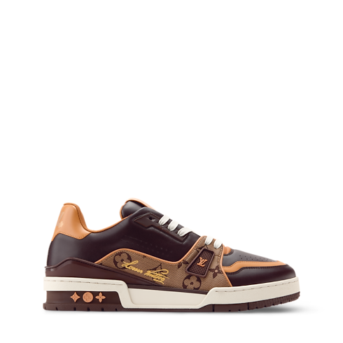 รองเท้าผ้าใบรุ่น LV Trainer in ผู้ชาย's รองเท้า รองเท้าผ้าใบสำหรับผู้ชาย collections by Louis Vuitton (การย่อ/ขยายผลิตภัณฑ์)