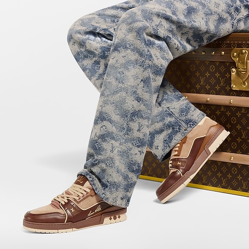 รองเท้าผ้าใบรุ่น LV Trainer in ผู้ชาย's รองเท้า รองเท้าผ้าใบสำหรับผู้ชาย collections by Louis Vuitton (การย่อ/ขยายผลิตภัณฑ์)