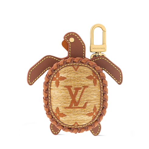 ชาร์มห้อยกระเป๋ารุ่น LV Turtle Pouch . in ผู้ชาย's แอคเซสเซอรี่ พวงกุญแจสำหรับผู้ชาย collections by Louis Vuitton (การย่อ/ขยายผลิตภัณฑ์)