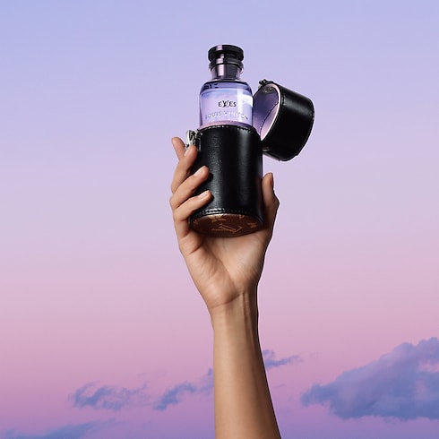 เคสใส่น้ำหอมสำหรับเดินทาง LV Vibe 100 มล. LV Vibe in น้ำหอมและความงาม's น้ำหอมทั้งหมด } collections by Louis Vuitton (การย่อ/ขยายผลิตภัณฑ์)