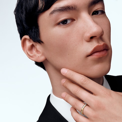 แหวนแต่งงาน LV Volt Multi, เยลโลว์โกลด์ in จิวเวลรี่'s หมวดหมู่ ไฟน์จิวเวลรี่ทั้งหมด collections by Louis Vuitton (การย่อ/ขยายผลิตภัณฑ์)