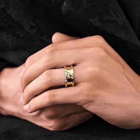 แหวน LV Volt One, เยลโลว์โกลด์และเพชร in จิวเวลรี่'s หมวดหมู่ ไฟน์จิวเวลรี่ทั้งหมด collections by Louis Vuitton (การย่อ/ขยายผลิตภัณฑ์)