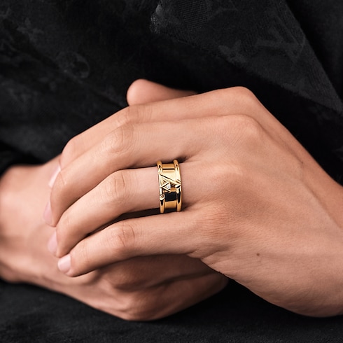 แหวน LV Volt One, เยลโลว์โกลด์และเพชร in จิวเวลรี่'s หมวดหมู่ ไฟน์จิวเวลรี่ทั้งหมด collections by Louis Vuitton (การย่อ/ขยายผลิตภัณฑ์)