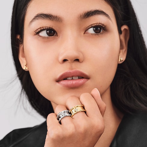 แหวน LV Volt One, เยลโลว์โกลด์และเพชร in จิวเวลรี่'s หมวดหมู่ ไฟน์จิวเวลรี่ทั้งหมด collections by Louis Vuitton (การย่อ/ขยายผลิตภัณฑ์)