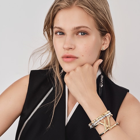 กำไลข้อมือ LV Volt, เยลโลว์โกลด์และเพชร in จิวเวลรี่'s หมวดหมู่ ไฟน์จิวเวลรี่ทั้งหมด collections by Louis Vuitton (การย่อ/ขยายผลิตภัณฑ์)